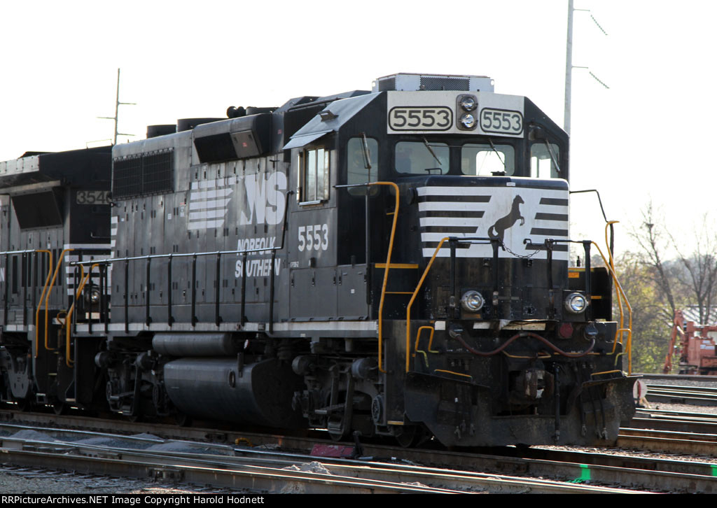 NS 5553 sits in Glenwood Yard